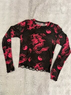 Black & Hot Pink Dragon Yin-Yang Mesh Lettuce Trim Crop Top